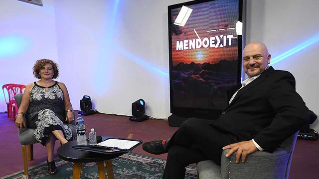 Lanzamiento del partido político Partido Exito
 ( MENDOXIT )
Hugo Laricchia Presidente, junto a Gabriela Figueroa Vicepresidenta
Foto: José Gutierrez / Los Andes