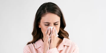Pensó que tenía sinusitis, pero resultó siendo leucemia: el caso que alerta sobre este cáncer