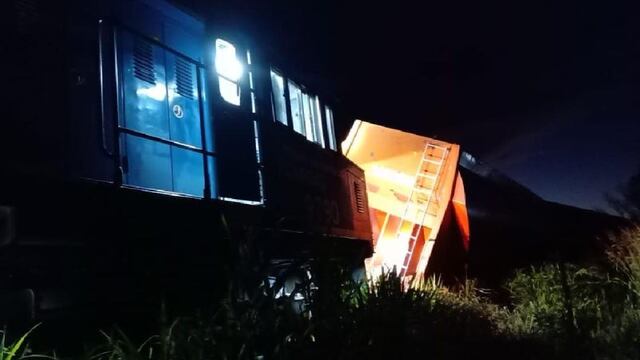 Pérez: se descarrilaron varios vagones cargados con cereales y colapsó el conocido Puente La Virginia