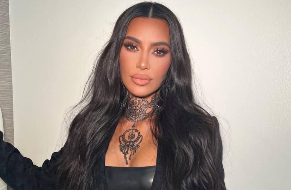 Puro fuego: Kim Kardashian posó sin ropa interior y encendió Instagram