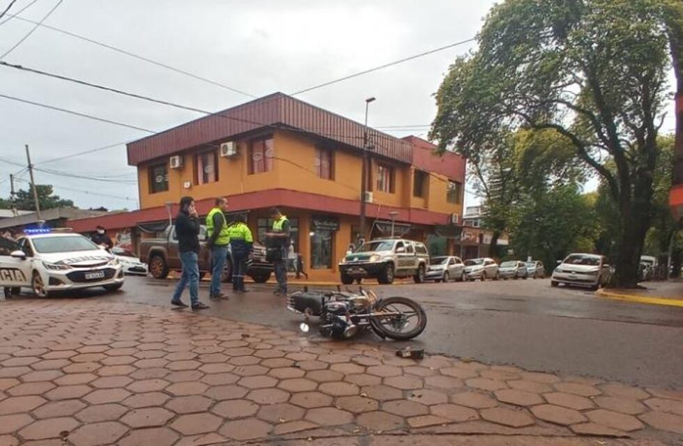 Accidente vial en Eldorado dejó a dos motociclistas con lesiones