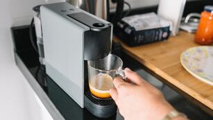 Los tres electrodomésticos que deberás desenchufar si querés reducir los gastos en la factura de luz, según expertos.