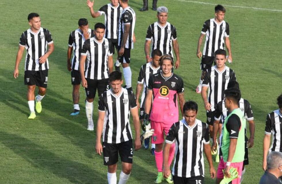 Sarmiento de Junín derrotó al Lobo del Parque por 3 a 2