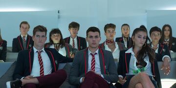 Miguel Bernardeau, Aron Piper y Georgina Amorós son algunos de los actores que se mantienen. (Netflix)