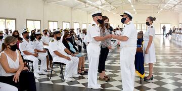 Entrega de distintivos de grado a suboficiales que alcanzaron la jerarquía de Suboficial Mayor