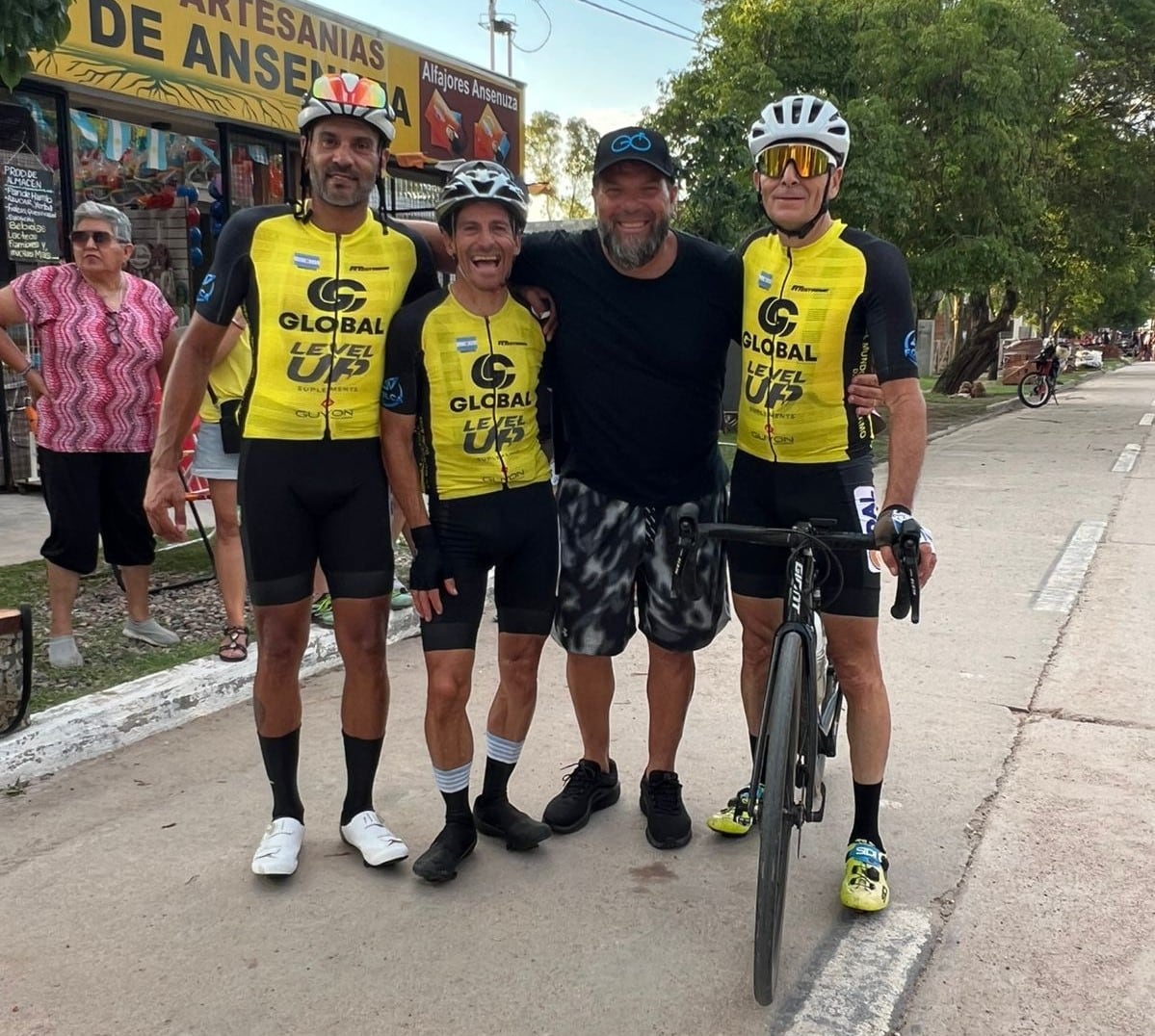 Ciclistas de Arroyito y la zona tuvieron una gran performance en la Doble San Francisco Miramar