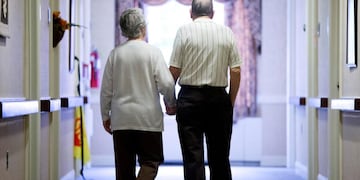 Residencias para adultos mayores: aprobaron un proyecto para permitir visitas cuidadas en Tandil