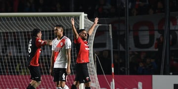 Wanchope Ábila anotó el 1 a 0 de Colón sobre River.