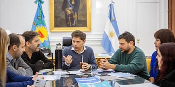 Axel Kicillof en campaña electoral en la provincia de Buenos Aires