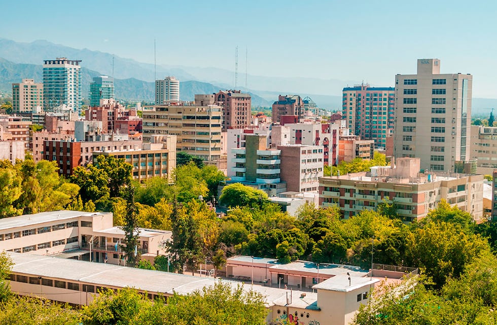 Cansado de los robos, un vecino de Mendoza hizo un inusual cartel para persuadir a los ladrones y se volvió viral