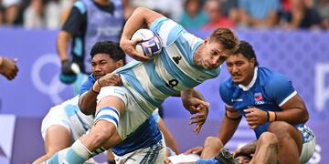 Matías Osadczuk de Argentina anota su cuarto intento. (Reuters)