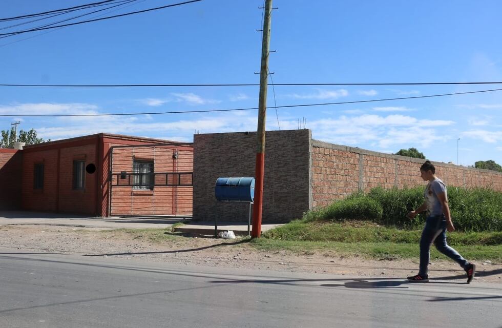 Ladrones desvalijaron dos departamentos de un complejo en Chimbas