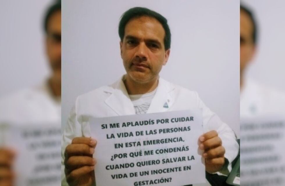 Polémica: quién es Rodríguez Lastra, el médico que le restituyeron la matrícula