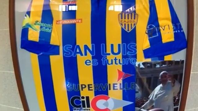 Camiseta de Juventud robada, bendecida por el Papa Francisco.