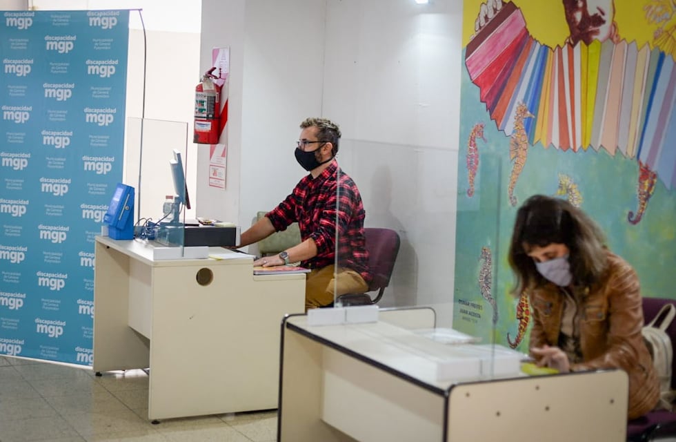 El dispositivo de Discapacidad ubicado en el hall municipal recibe más de 100 consultas semanales