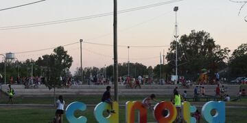 El el interior del Parque Canota de Luzuriaga anoche un joven fue asesinado de un tiro mientras tomaba una cerveza con amigos. Gentileza Los Andes