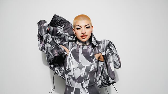 Cazzu presentó su nuevo single y video “Castigo”.