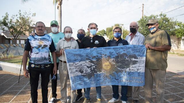 Izaron la bandera Plazoleta Malvinas Argentinas Arroyito