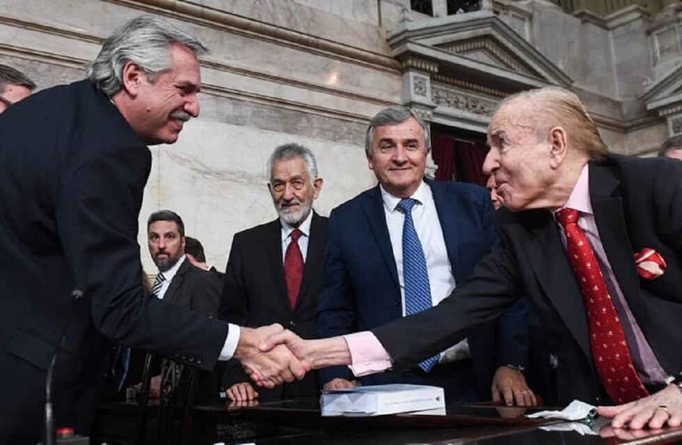 Lecturas sobre Carlos Menem: cinco textos para entender quién fue el político que marcó una década