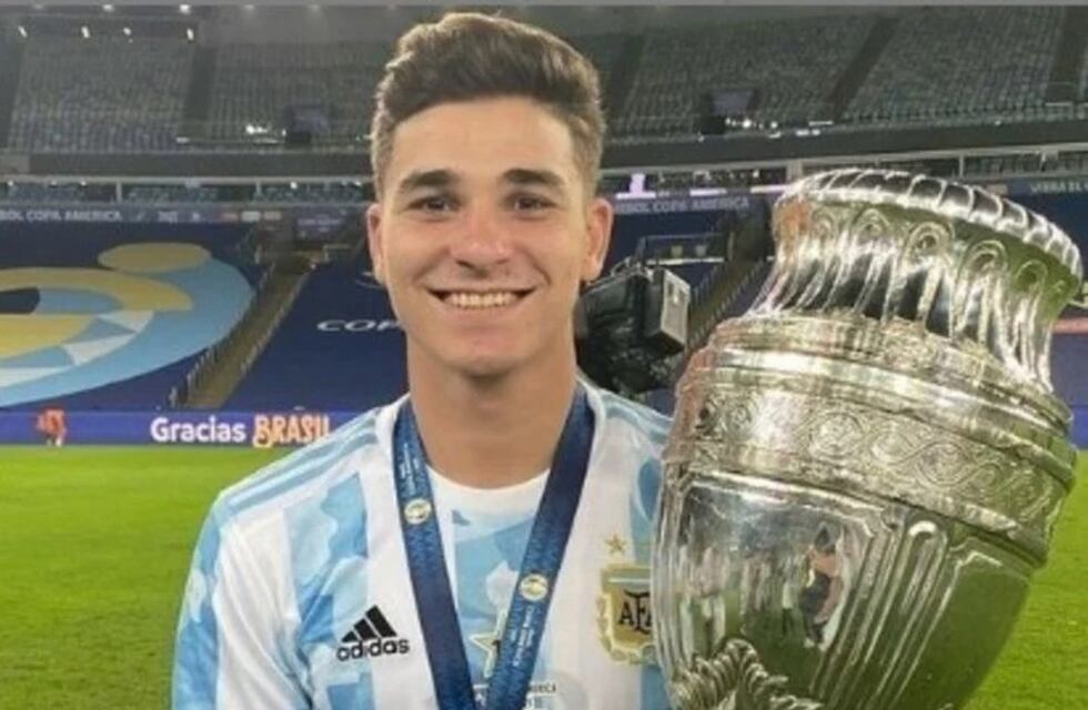 El futbolista de Calchín Julián Álvarez Campeón de América y en la mira de tres equipos europeos