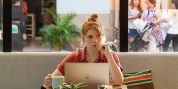 Está en Netflix, tiene 3 temporadas y es perfecta para una charla de mates con amigas. Foto: Netflix