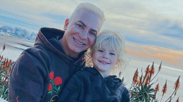 Dionisio, el hijo de Flavio Mendoza, grabó una canción navideña y enterneció a todos