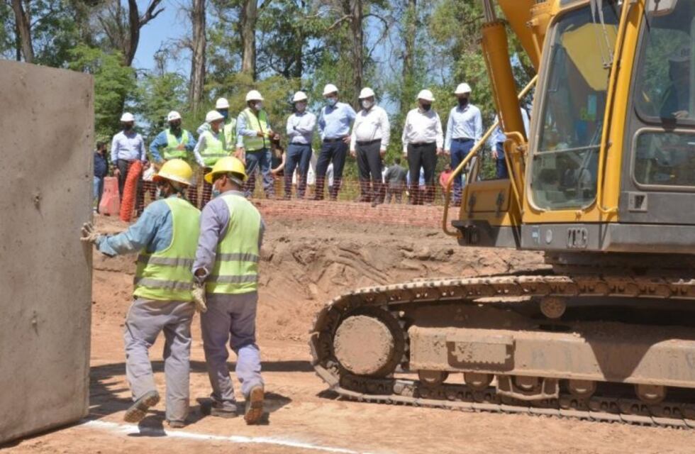 Meoni, Massa, Manzur y Jaldo supervisaron el avance obras del tren Belgrano Cargas