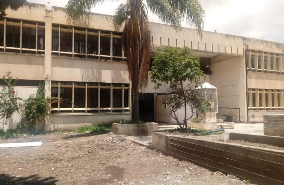 Los padres tenían razón: no terminan la obra en la escuela Santa Rosa