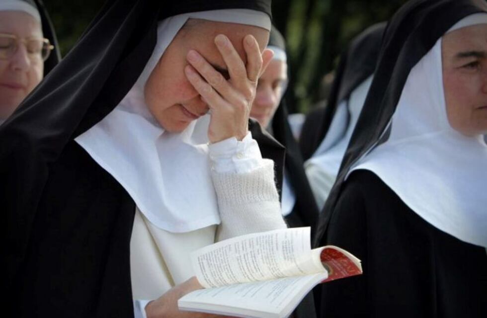 Una monja evitó ser violada mordiendo a su agresor