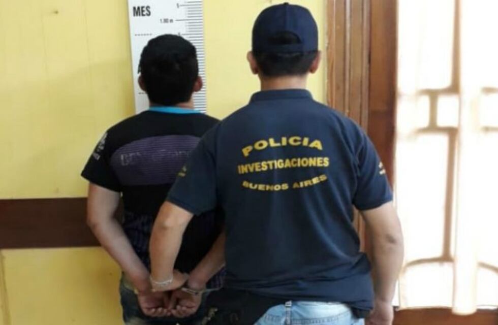 Sorprendió a tres mujeres en el parque y a punta de pistola les robó las mochilas