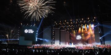 Las cuatro estrellas latinas que podrían cantar en la Fiesta Nacional del Sol