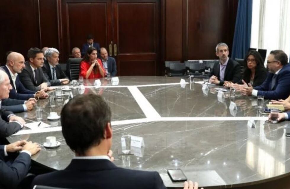 El Gobierno se reunió con supermercadistas para definir medidas que impulsen el consumo