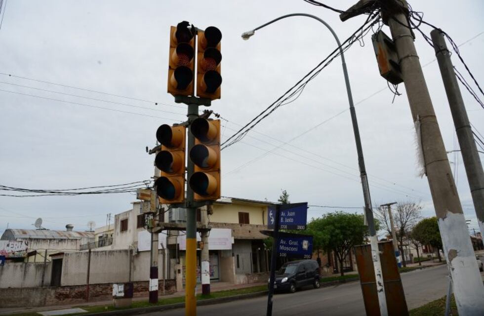 Más de 10 avenidas sin onda verde en Córdoba