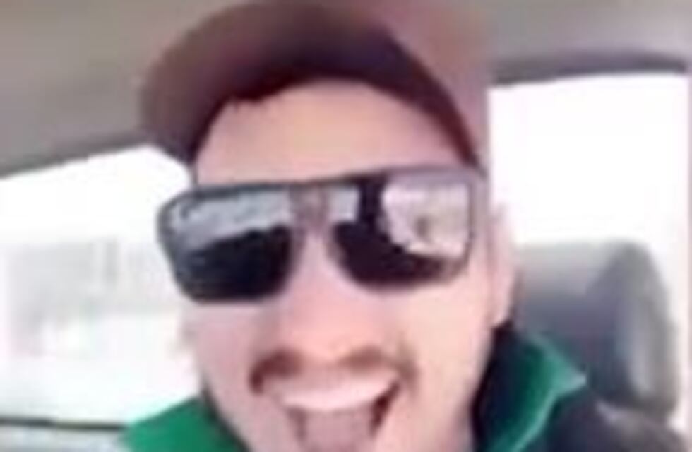 Australia: un hombre se grabó atropellando aves