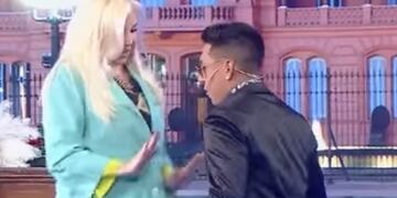 Brian Sarmiento hizo bailar a Susana en el sketch de la empleada pública\u002E (Captura de pantalla)