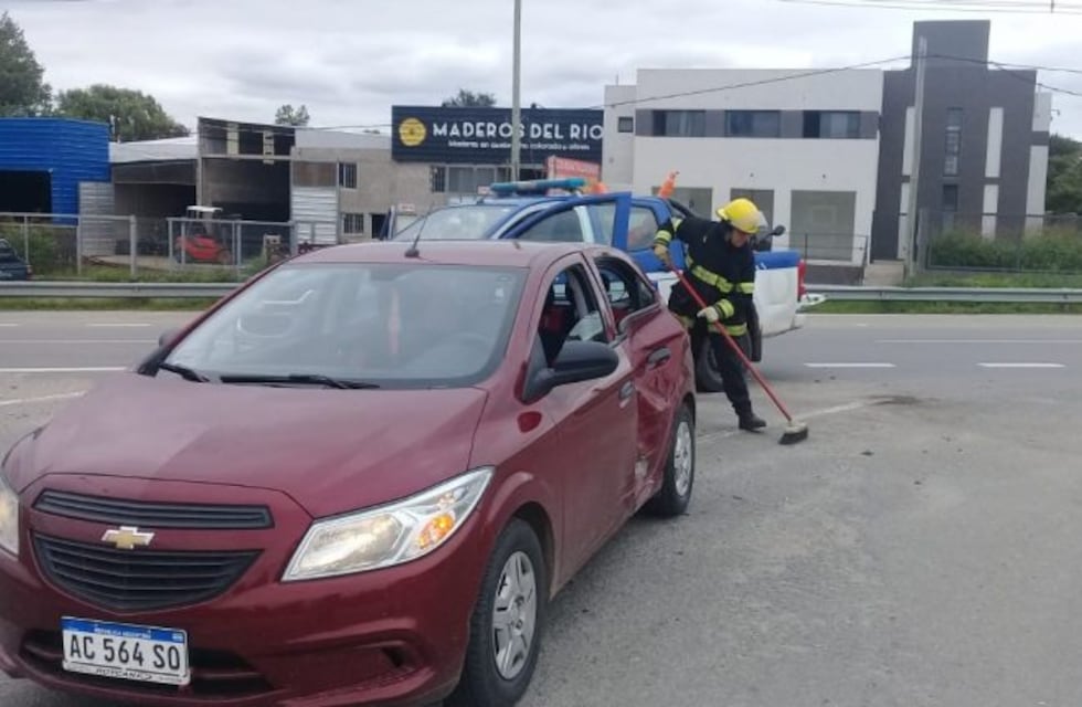 Accidente automovilístico en la ruta E-53, cerca de Río Ceballos