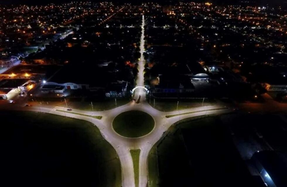Leones estrenó iluminación led en Avenida Igoillo