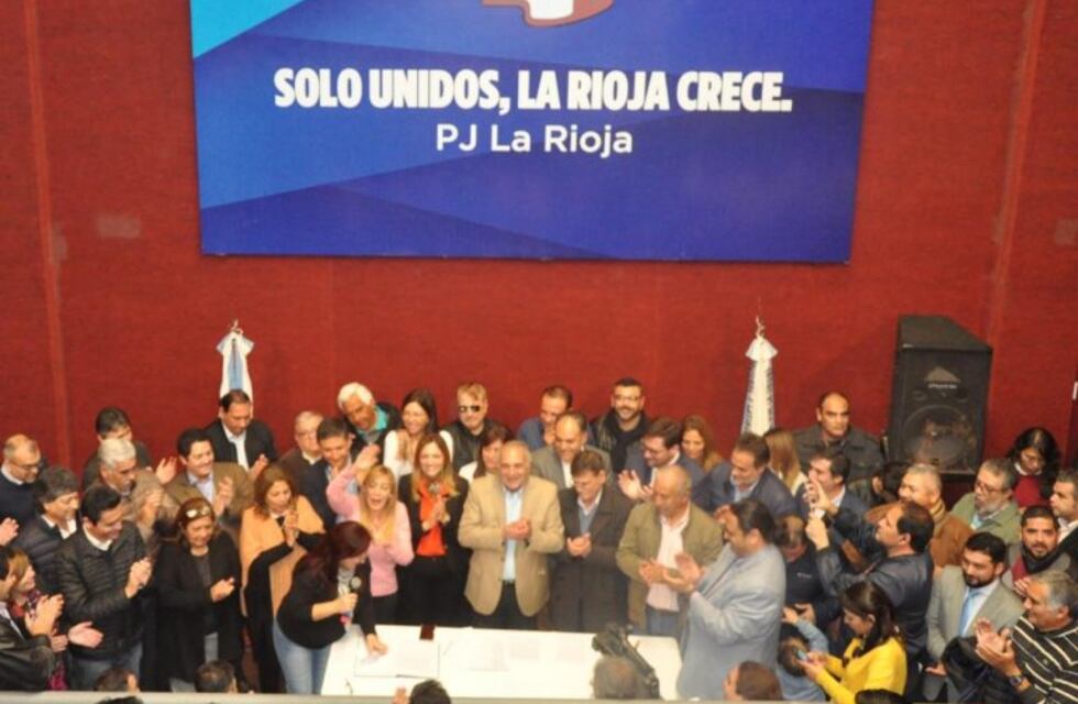 Alrededor de 80 partidos y agrupaciones políticas suscribieron al Frente Patriótico Riojano