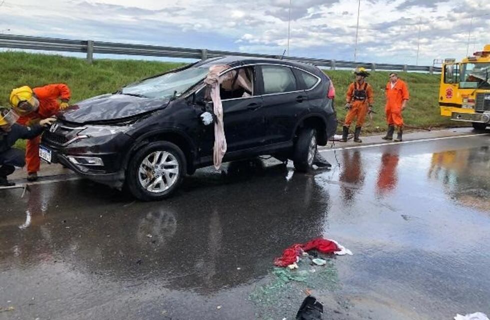 Vuelco en solitario en autopista protagonizado por dos marcojuarences