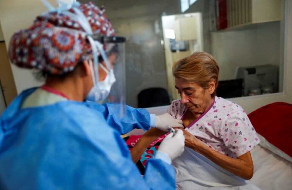 Coronavirus en Argentina: con 99 nuevos fallecimientos, suman 6.947 los muertos en el país