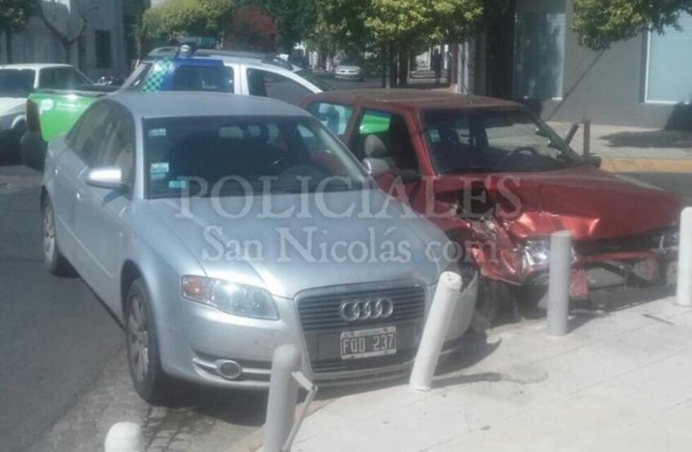 Una joven resultó herida al chocar el auto en el que viajaba contra otro vehículo