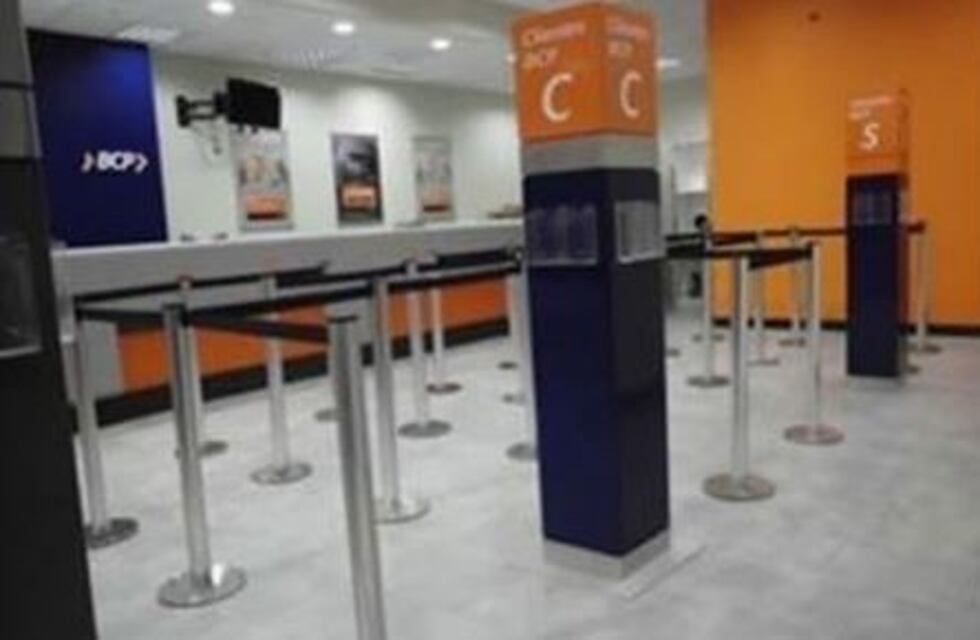 Filman el "fantasma" de una nena en un banco de Perú