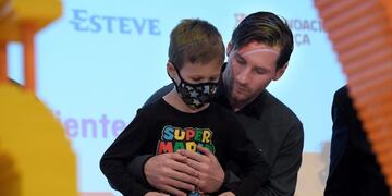 La emoción de Lionel Messi en un evento por la lucha contra el cáncer infantil en Barcelona\u002E Foto: AFP\u002E