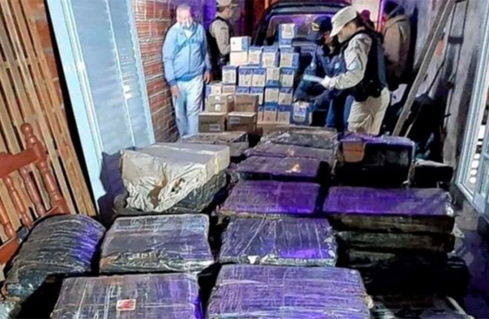 Encontraron dos toneladas de droga en la casa de un enfermero