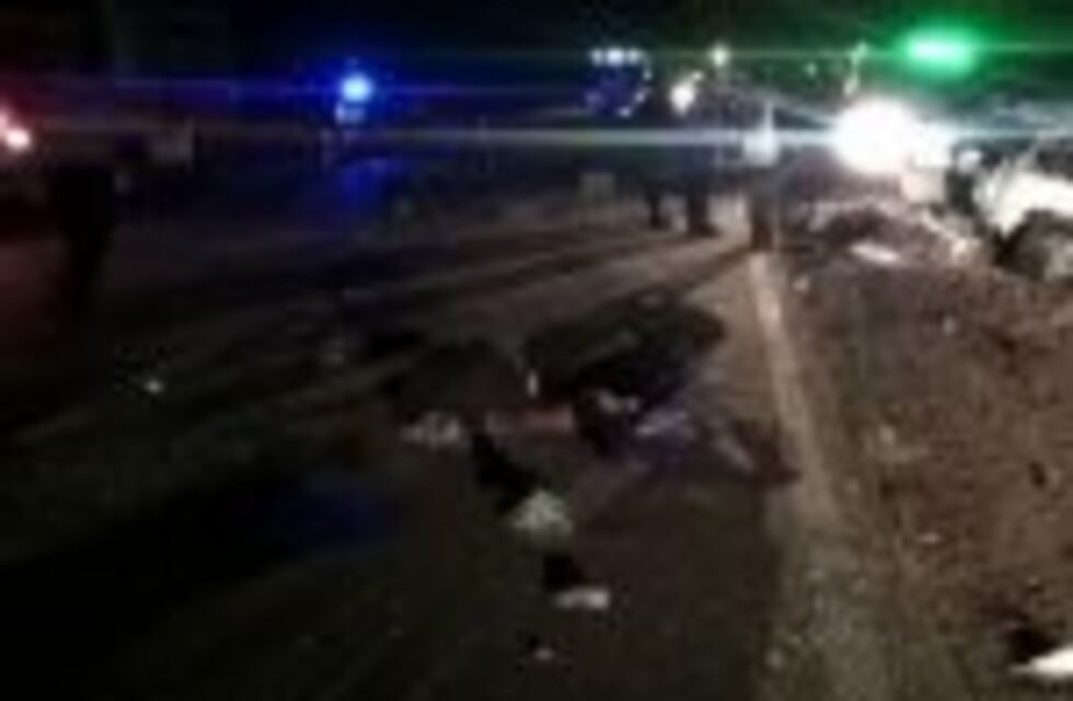 Chocaron un camión y un auto en Sinsacate: dos muertos