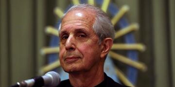 Buenos Aires' Archbishop Cardinal Mario Poli attends a news conference where he talked about the Vatican's declassification of documents related to Argentina's last military dictatorship in Buenos Aires, Argentina, October 25, 2016. REUTERS/Marcos Brindicci ciudad de buenos aires Mario Poli arzobispo de la Arquidiocesis de Buenos Aires la iglesia abre los archivos de la dictadura militar a los familiares de desaparecidos