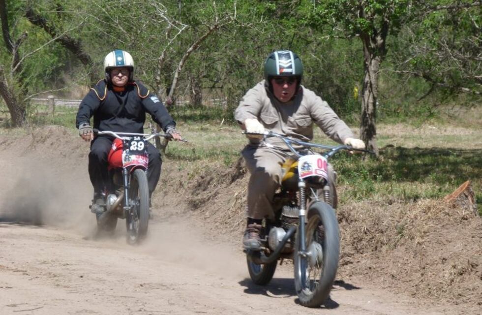 Después de 50 años, las motos antiguas volvieron a la pista