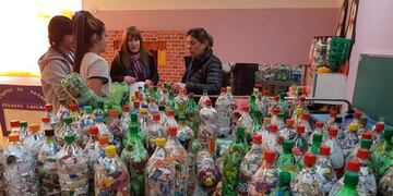 El Jardín N°58 necesita ayuda con la construcción de ecoladrillos