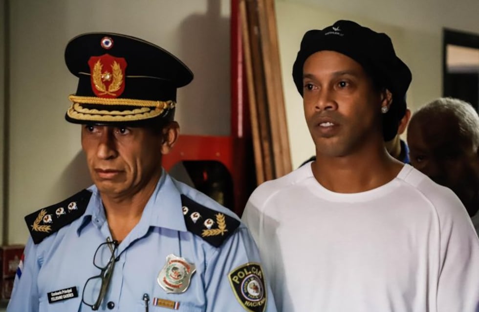Decretaron la prisión preventiva para Ronaldinho en Paraguay