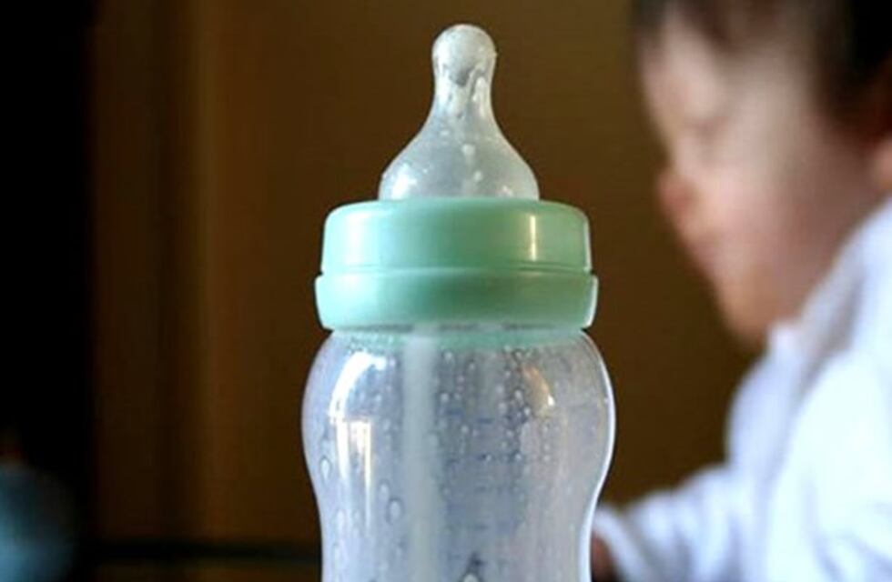 Un restaurante vegano prohibió a una madre alimentar a su bebé porque la mamadera tenía leche de vaca